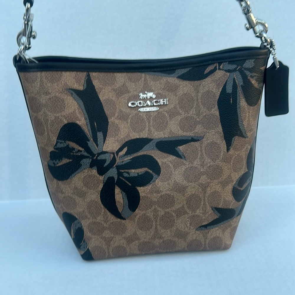 New COACH City Bucket Bag In Signature Canvas With Bow Print - Picture 2 of 12